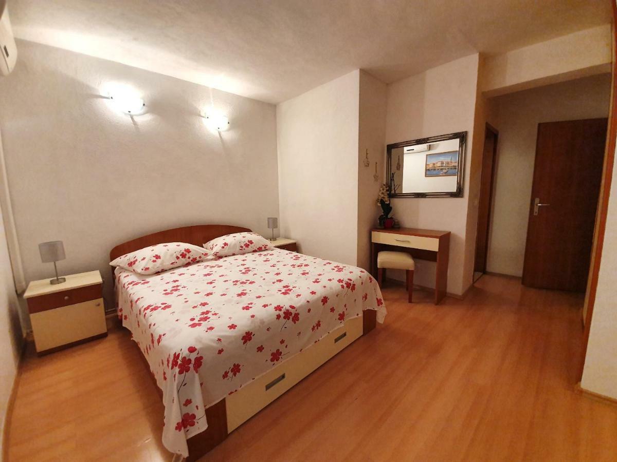 Apartmani Renata Brela Dış mekan fotoğraf